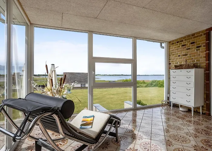 In With House Sea View Tatil Evi Roslev