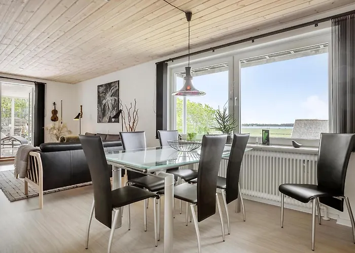 In With House Sea View * Roslev